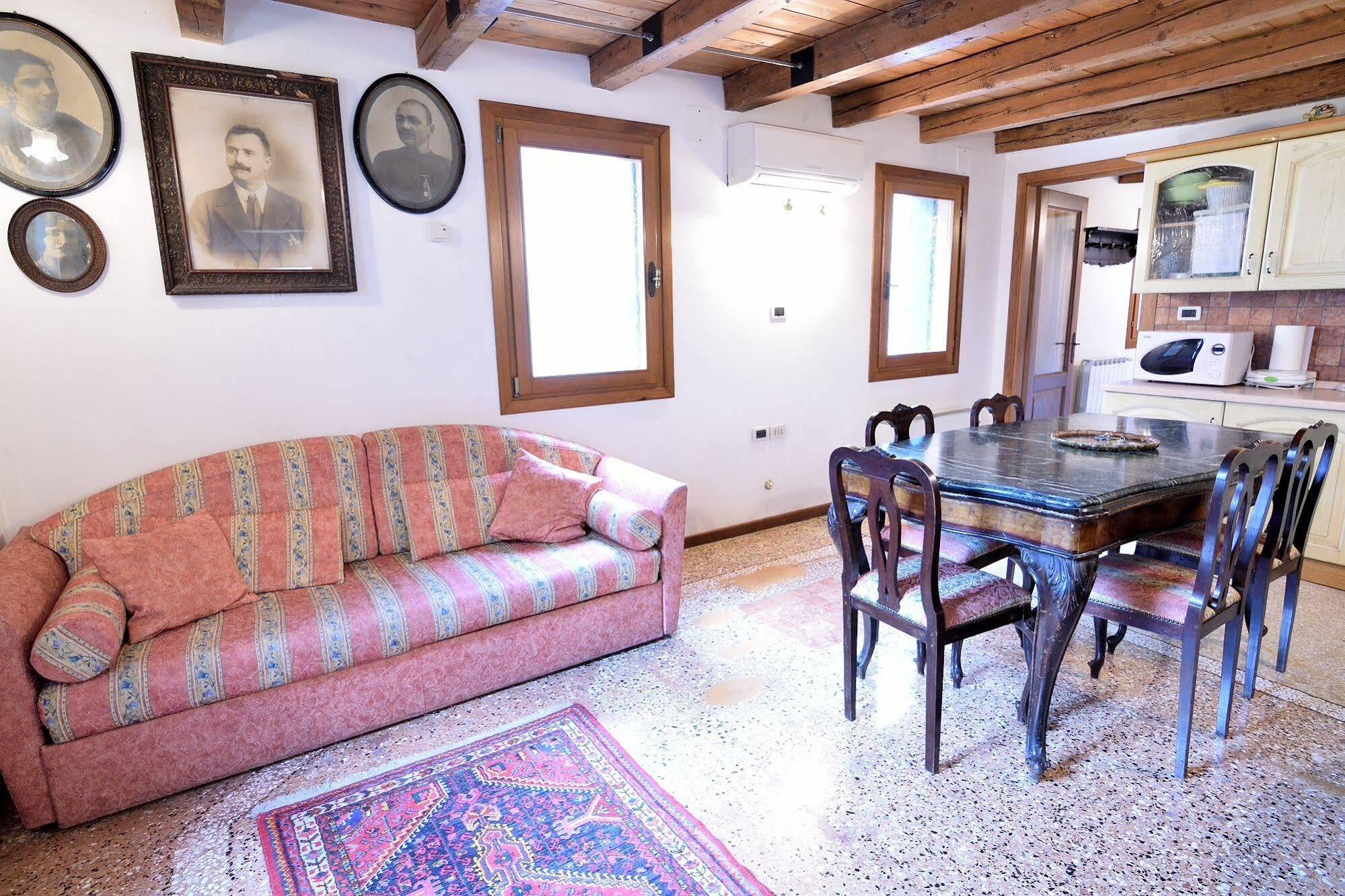 Appartement Papa Paolo Ii *